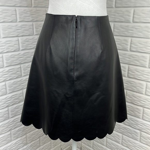 KATE SPADE NEW YORK LAMB LEATHER SCALLOPED HEM BLACK SKIRT SIZE 2 - Picture 5 of 12